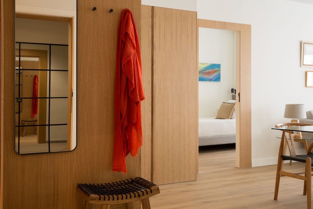 PUERTA CATEDRAL SUITES 29/50