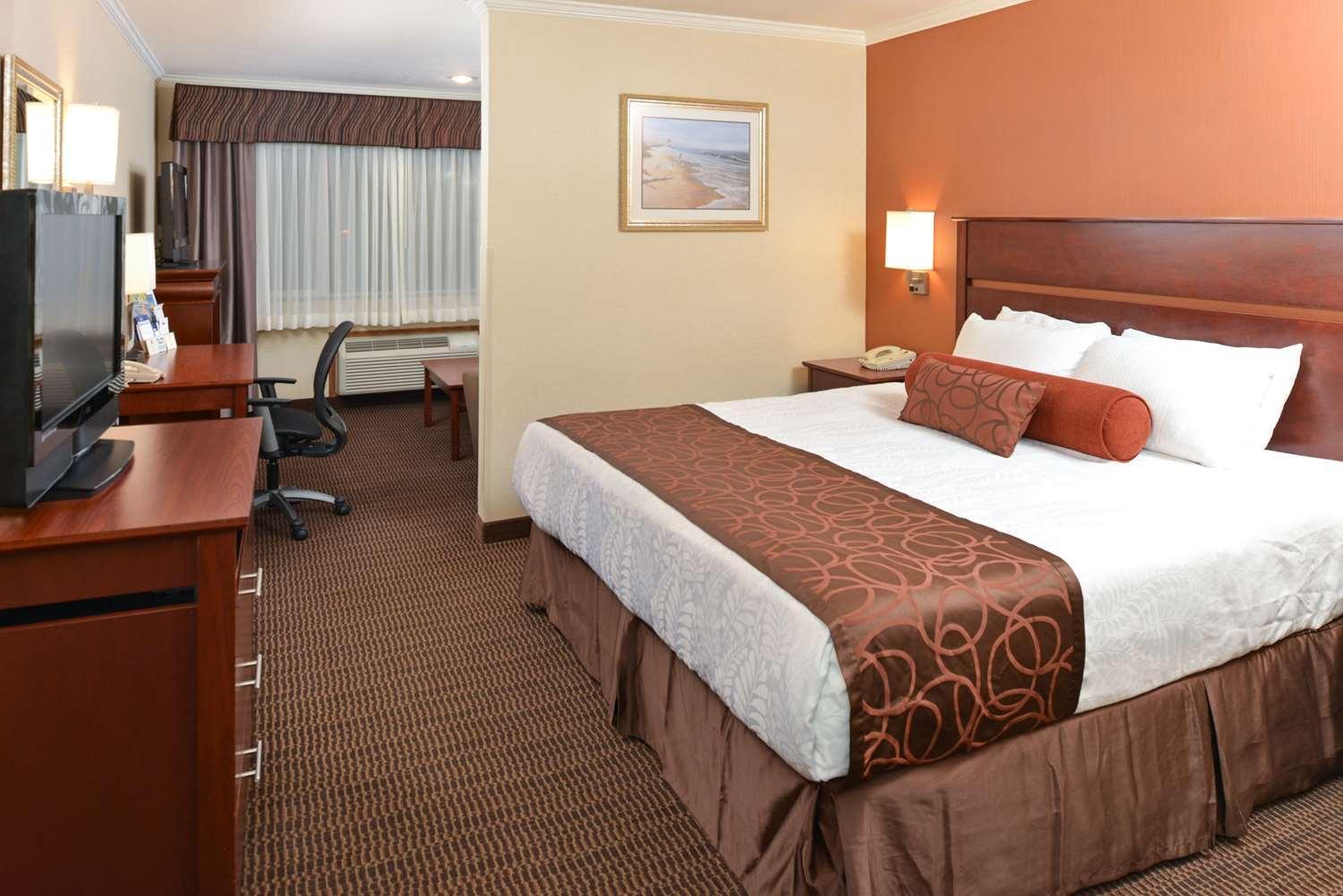 Deluxe, Suite, King Bed, Hot Tub
