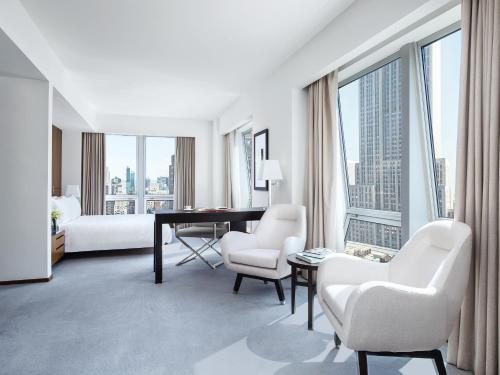 Room at The Langham New York Fifth Avenue, NEW YORK - NY