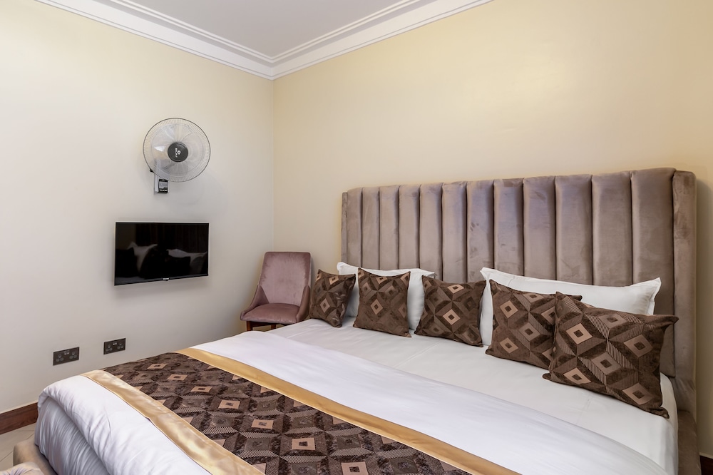 Saffron Beach Bistro & Cottages 16/50