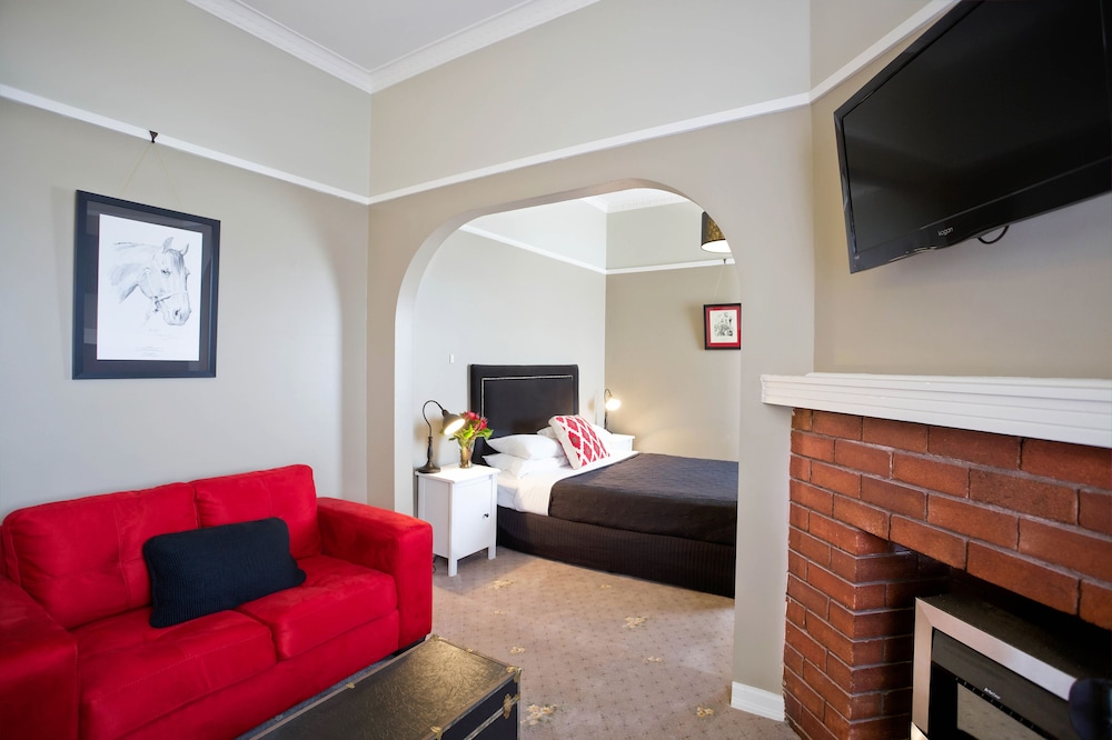 Katoomba Hotel 10/17