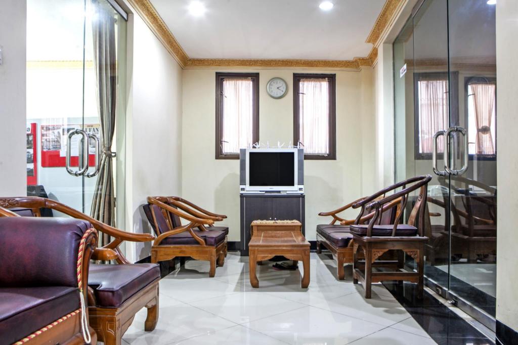 Reddoorz Plus Near Isola Upi 24/30