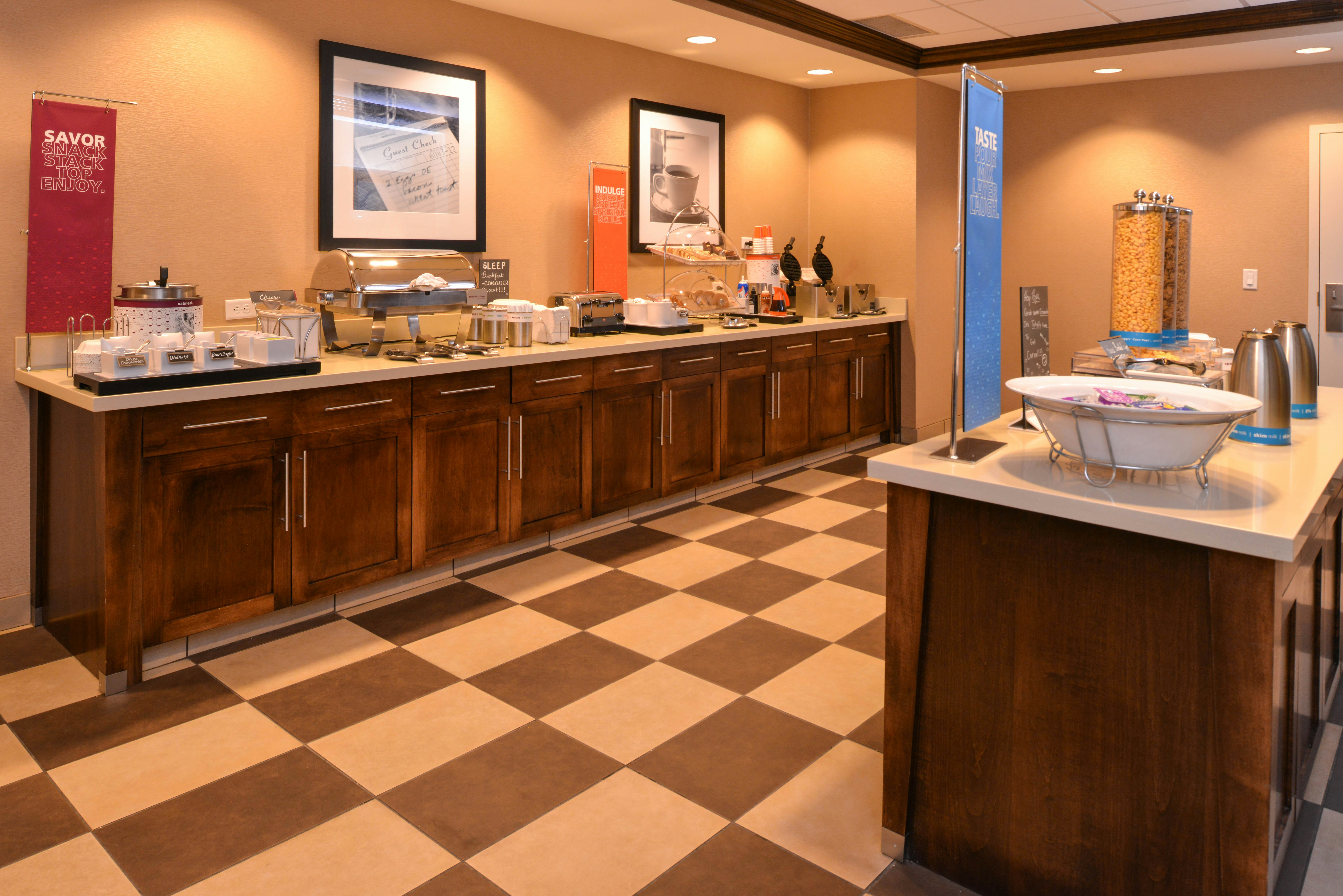 HAMPTON INN OMAHA MIDTOWN-AKSARBEN AREA 14/50