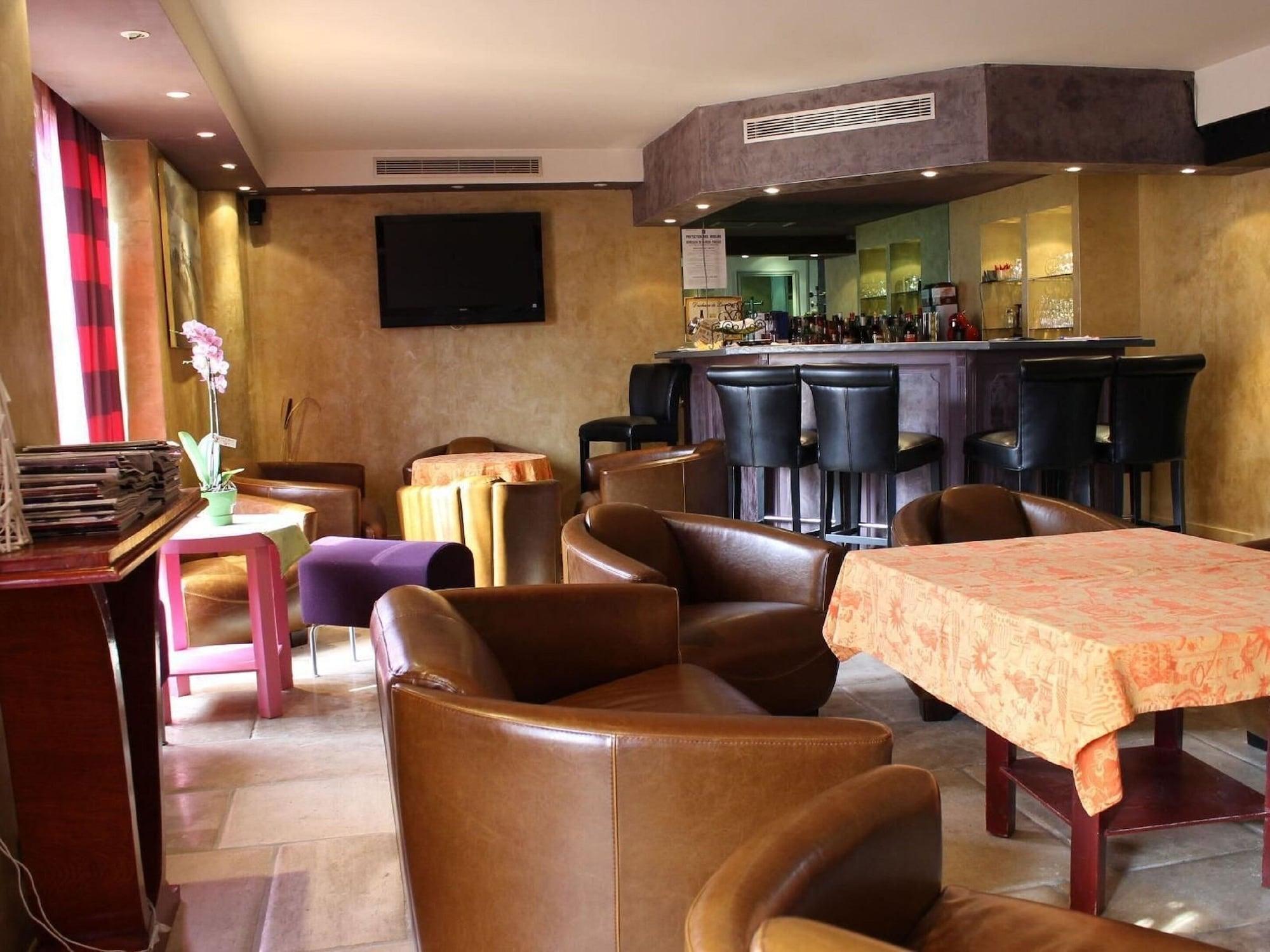 Hotel Les Pages 30/50