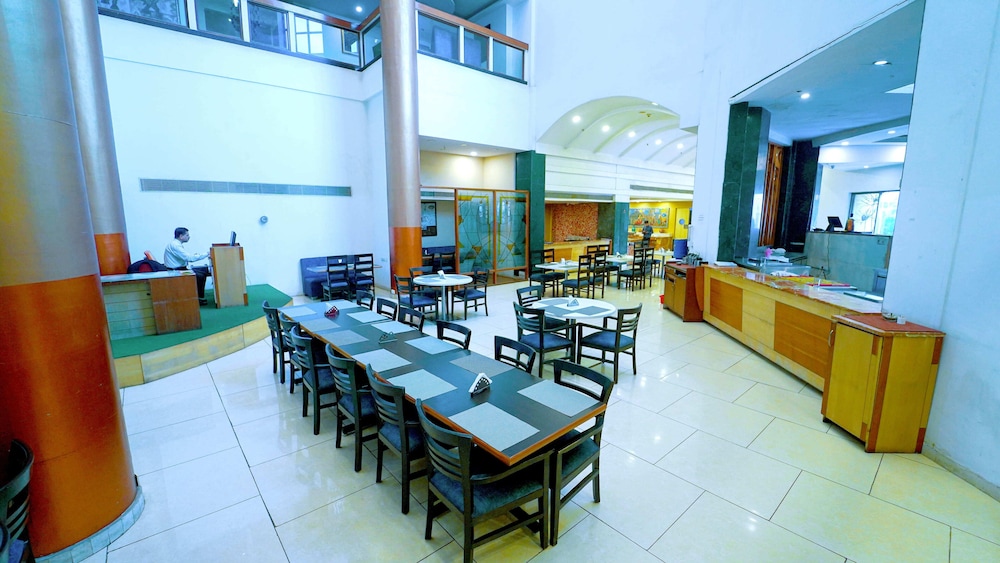 restaurant cafeteria