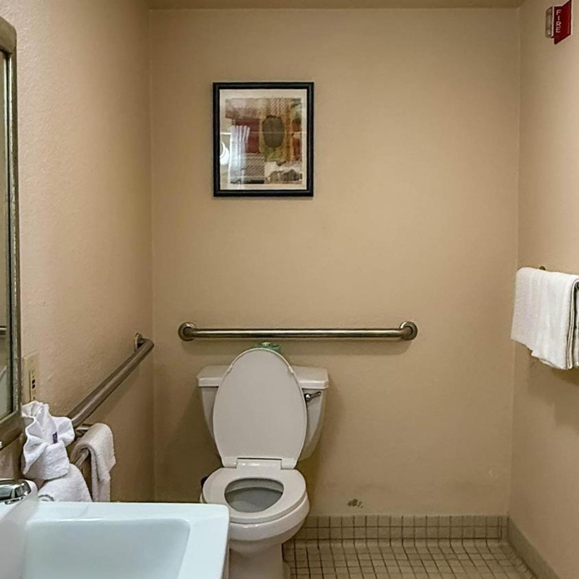 غرفة بسرير كينج للمدخنين لذوي الإعاقة، Motel 6 Atlanta Smyrna / Ballpark 4/4