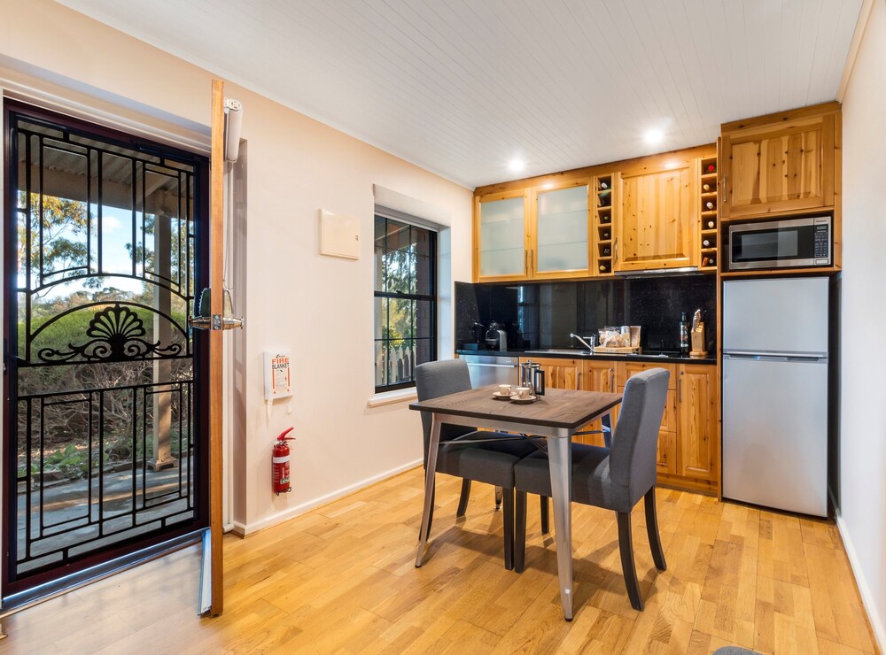 Stonewell Cottages & Vineyards 26/50