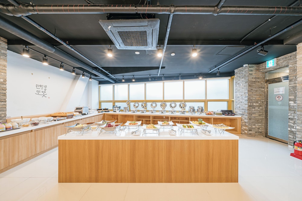 Hotel Kenny Seogwipo 7/66