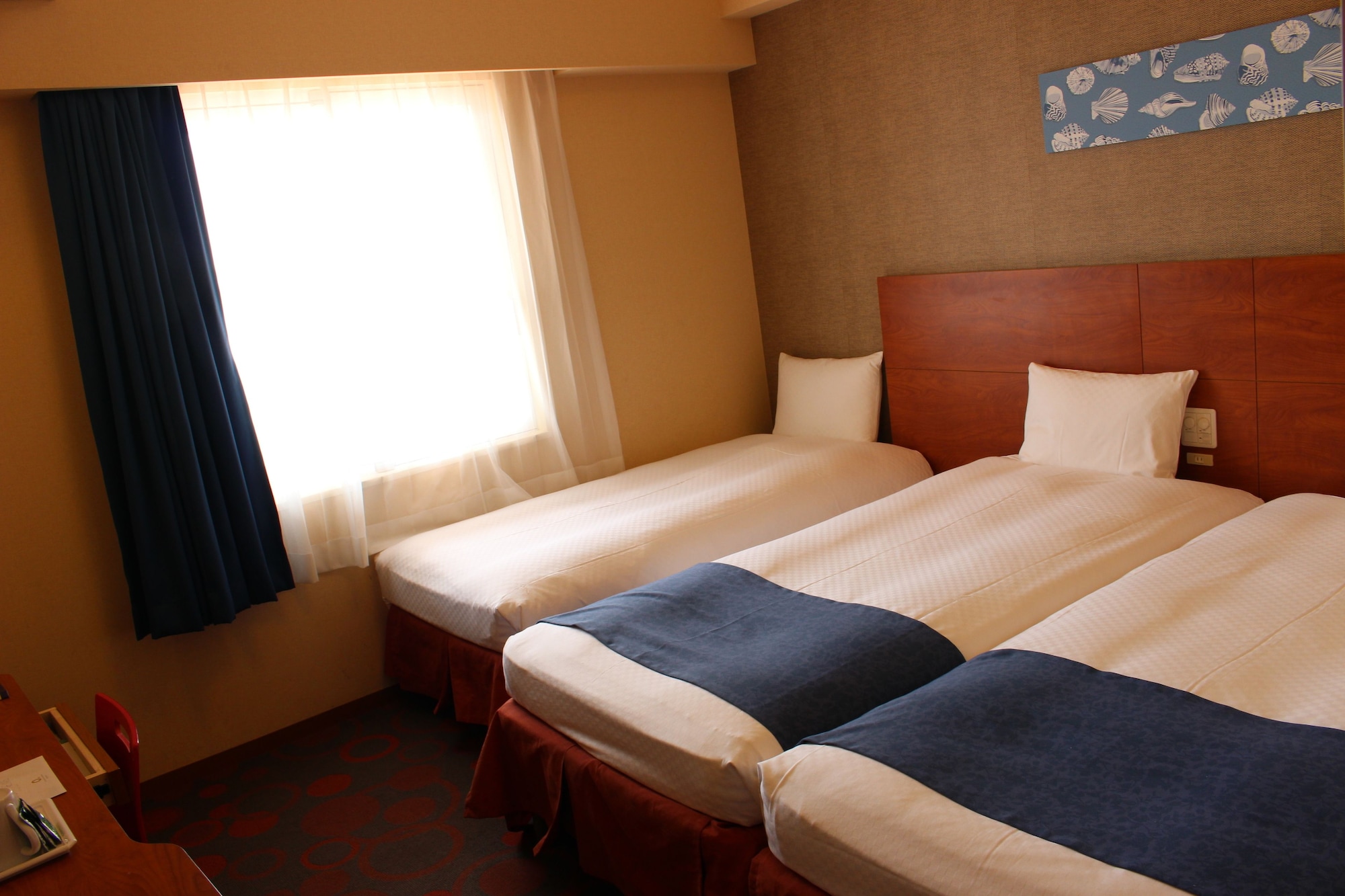 COMPACT, TWIN BEDS, ANNEX, EAST TOWER