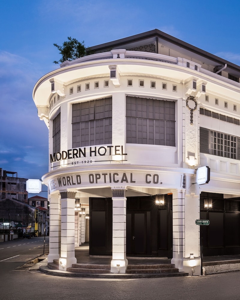 Modern Hotel Georgetown 3/45