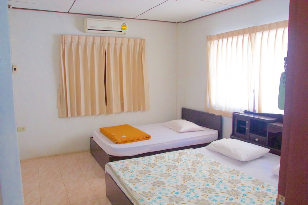ECONOMY, BUNGALOW