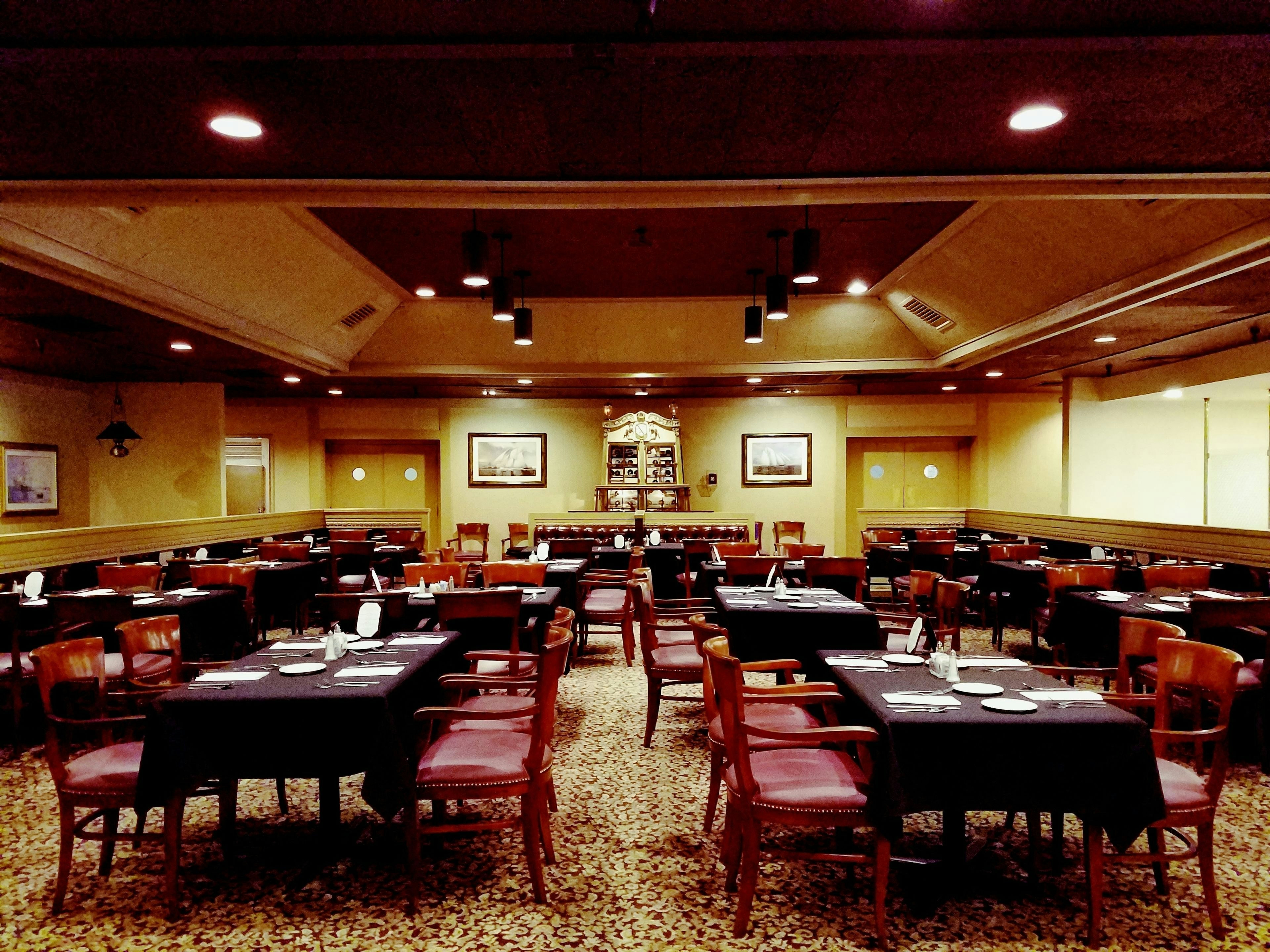 Piccadilly Inn Airport 48/73