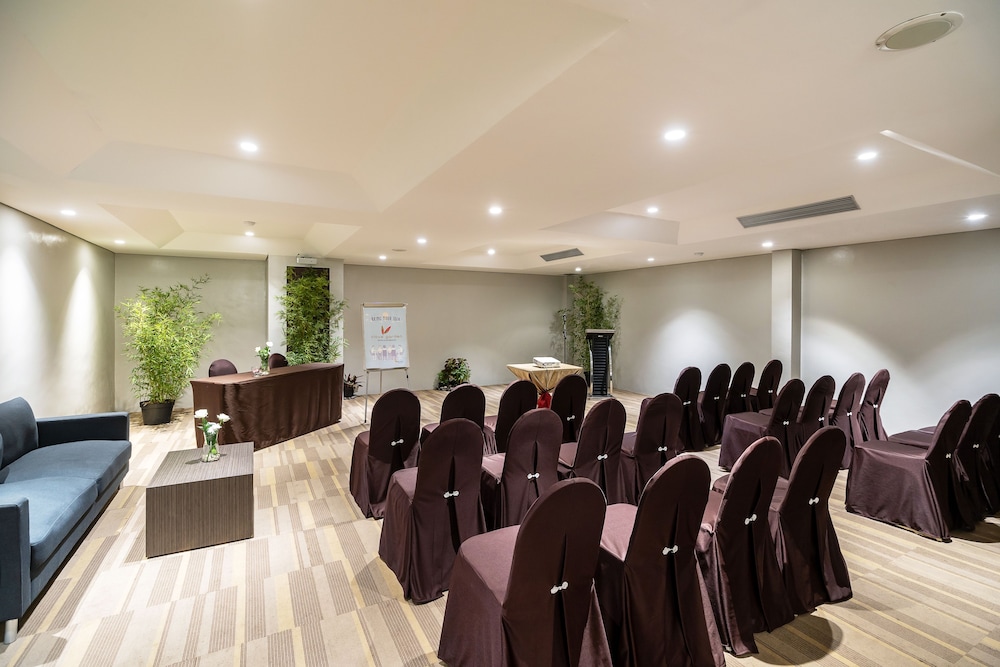 Clove Garden Hotel & Residence 47/58