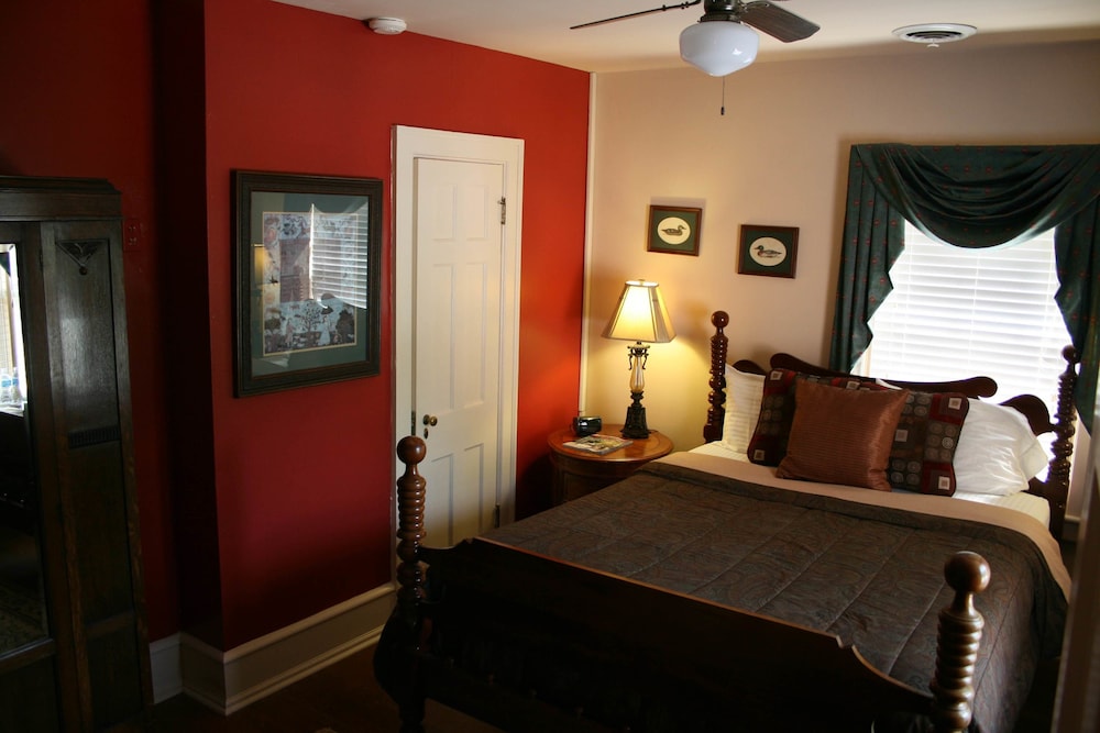 Williamsburg Manor B&amp;B 7/50