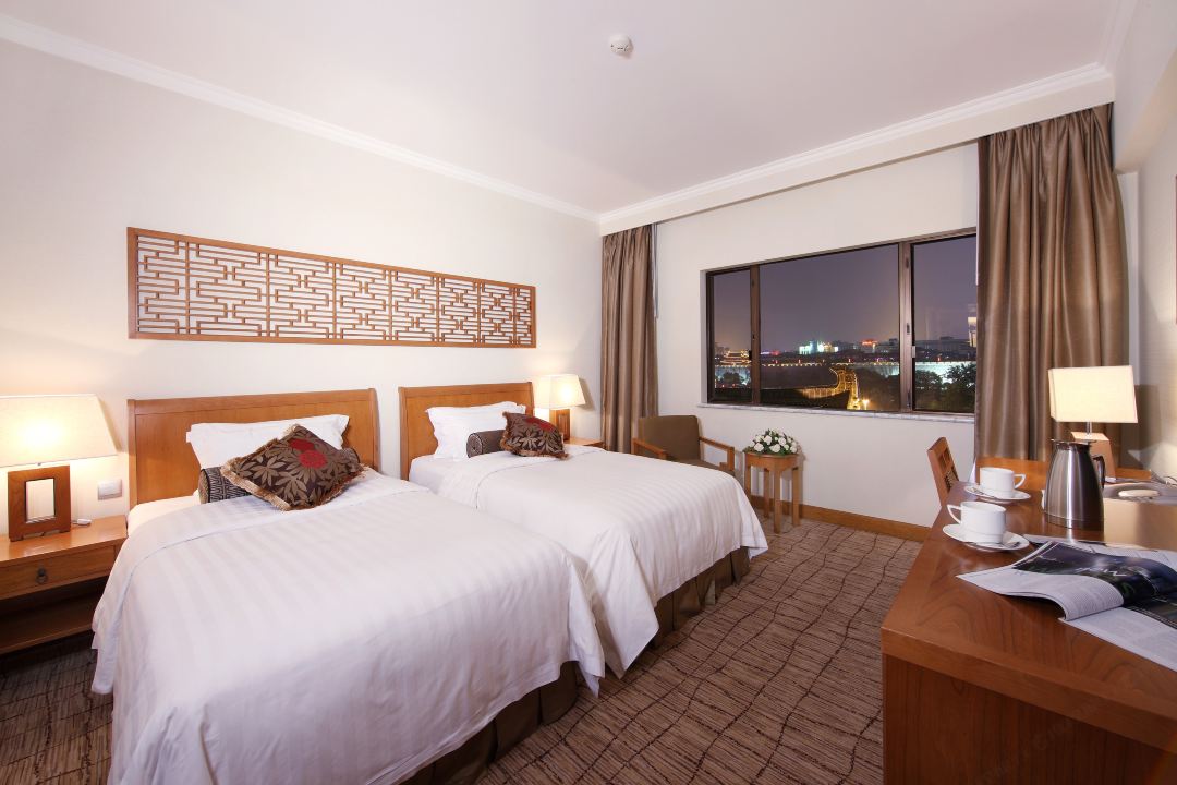 Deluxe, Twin Beds