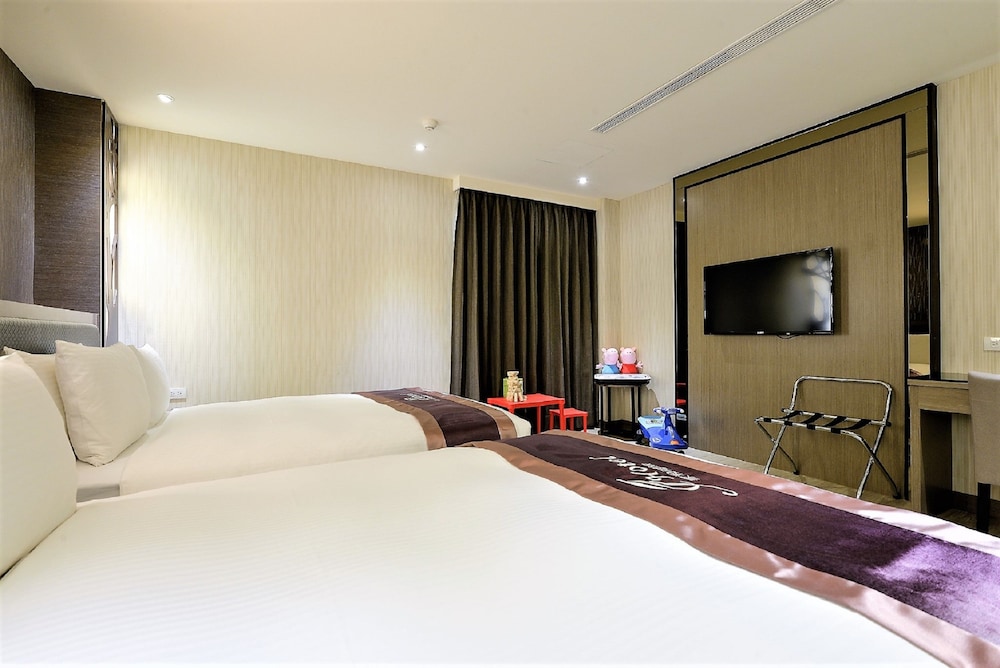 J Hotel 19/60