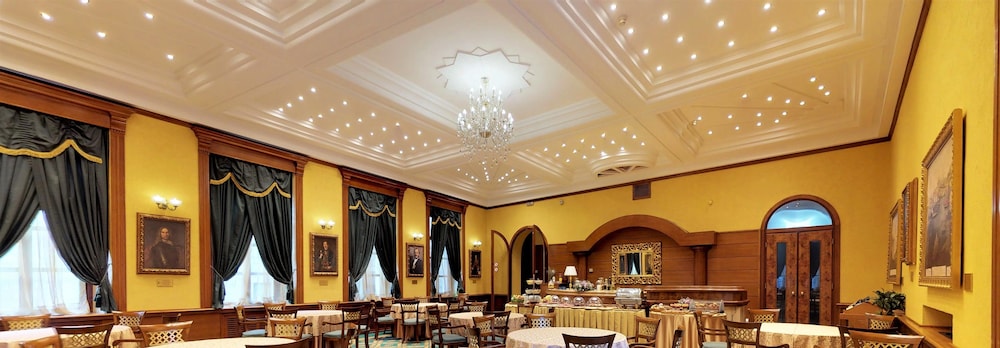 Historic Boutique Hotel Cattaro 46/60