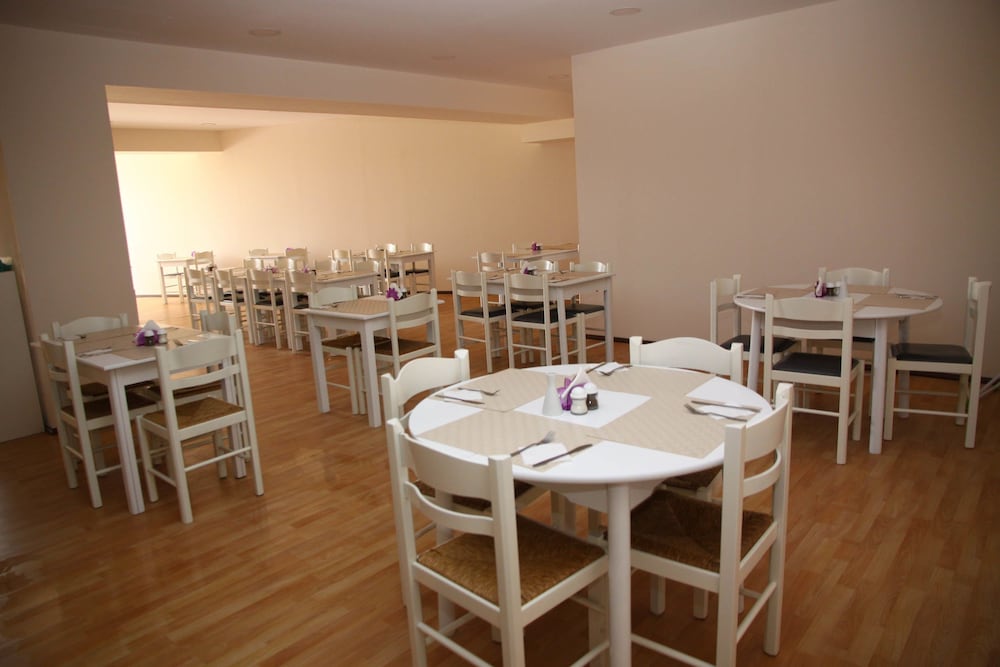 Triton Garden Hotel 32/49