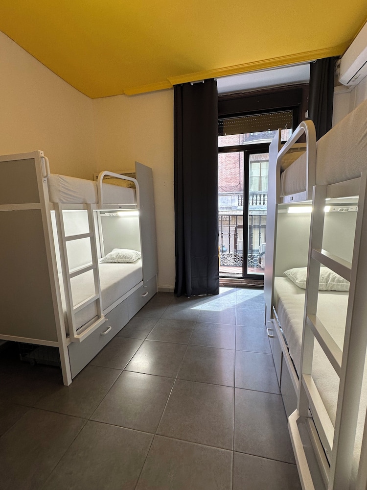 Barbieri Sol Hostel 18/30
