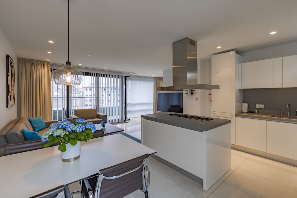 Black Pearl Luxury Apartments 45/67