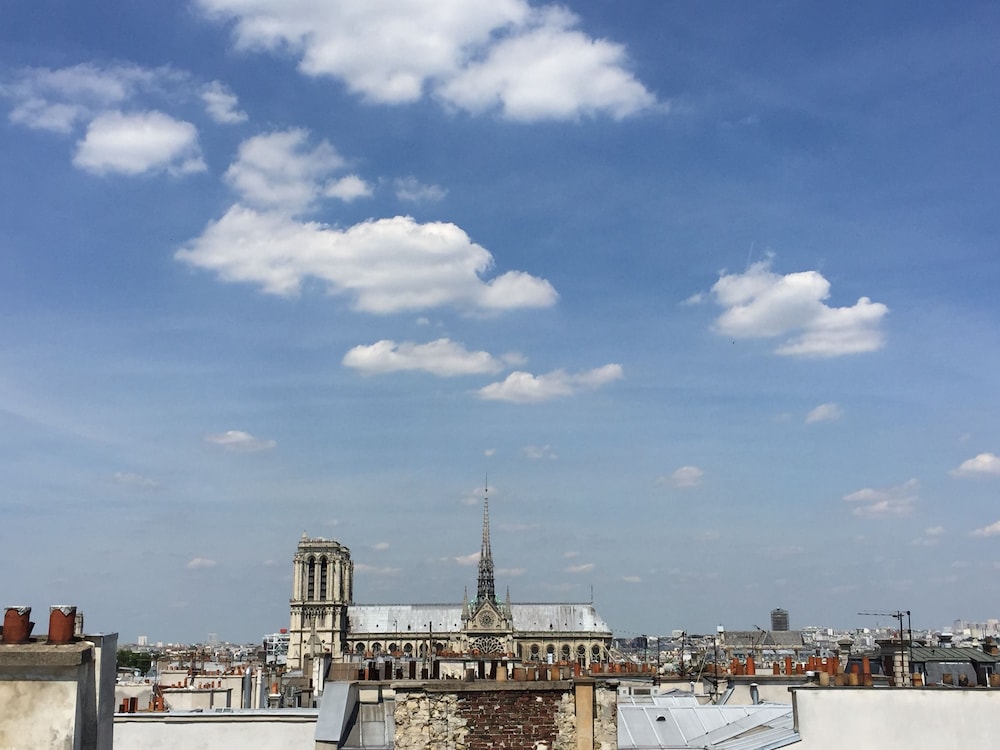 Les Bulles de Paris Hotel 58/64