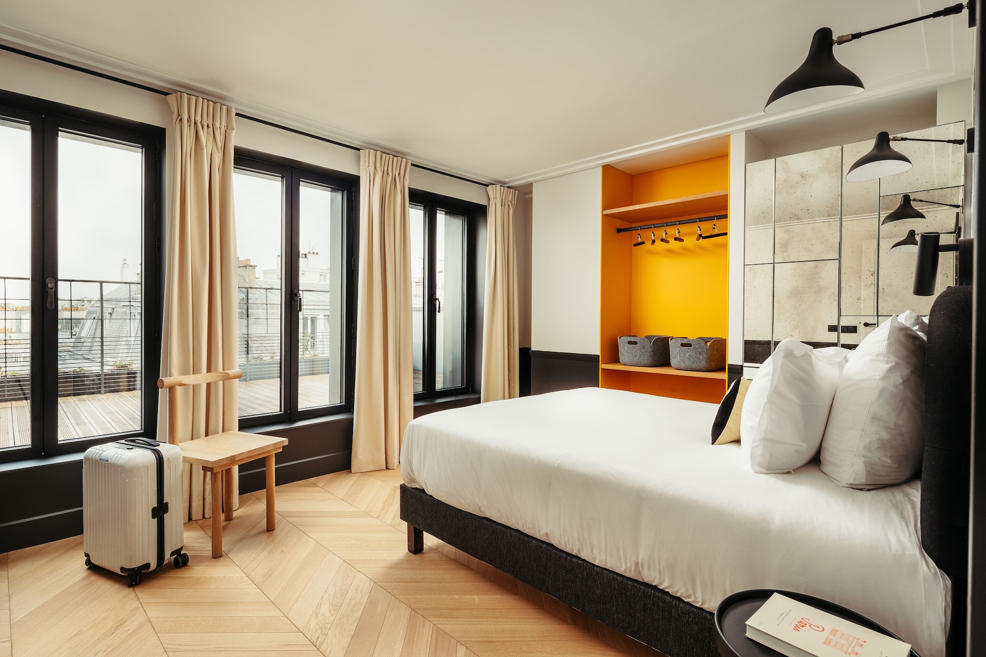 3 BEDROOMS, PRESTIGE, APARTMENT, EIFFEL VIEW, TERRACE