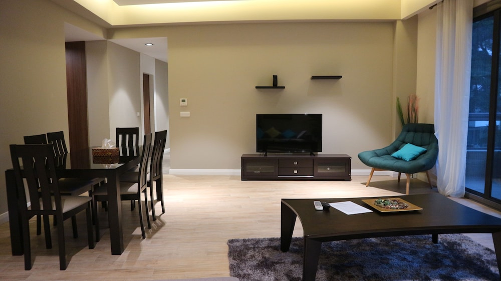 Accra Luxury Apartments Cantonments (Ex A-Lux Apartments) 71/80