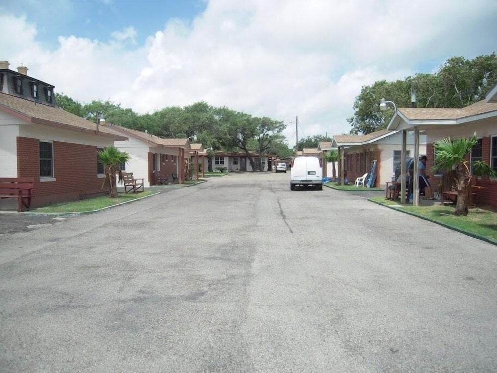 Bayfront Cottages 16/28