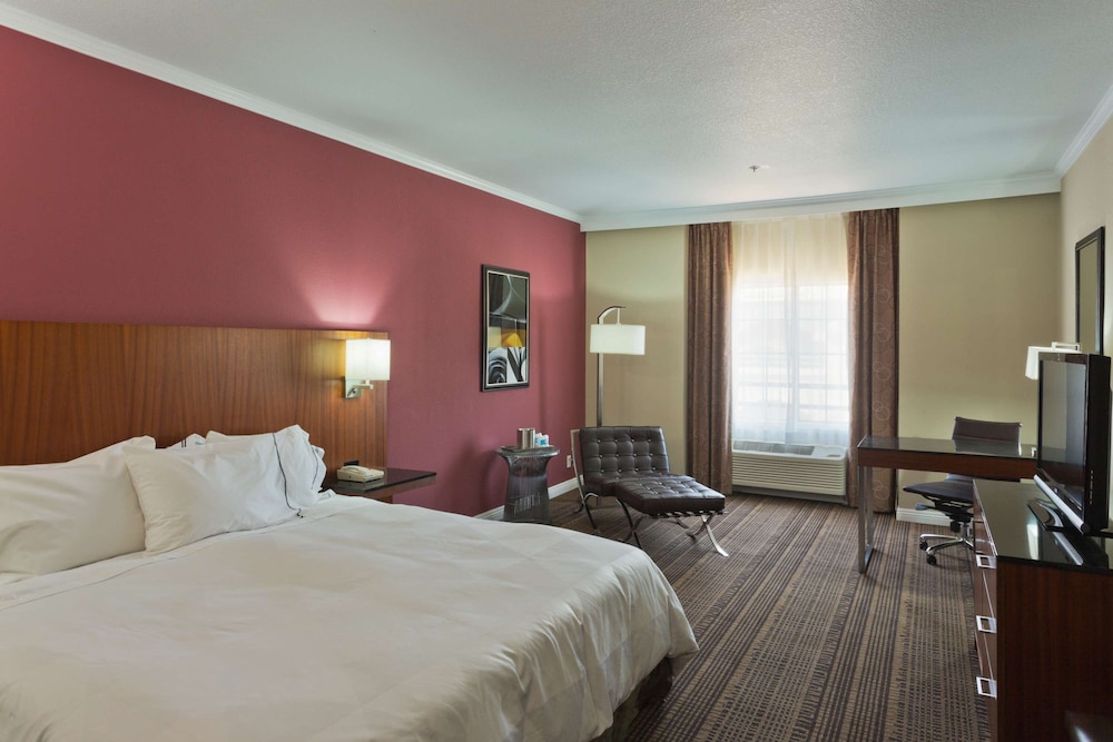 DoubleTree by Hilton Chatsworth 9/42