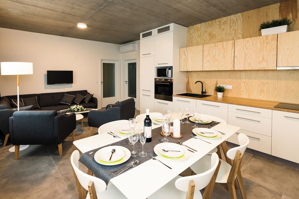 Residence Trafick 53/68