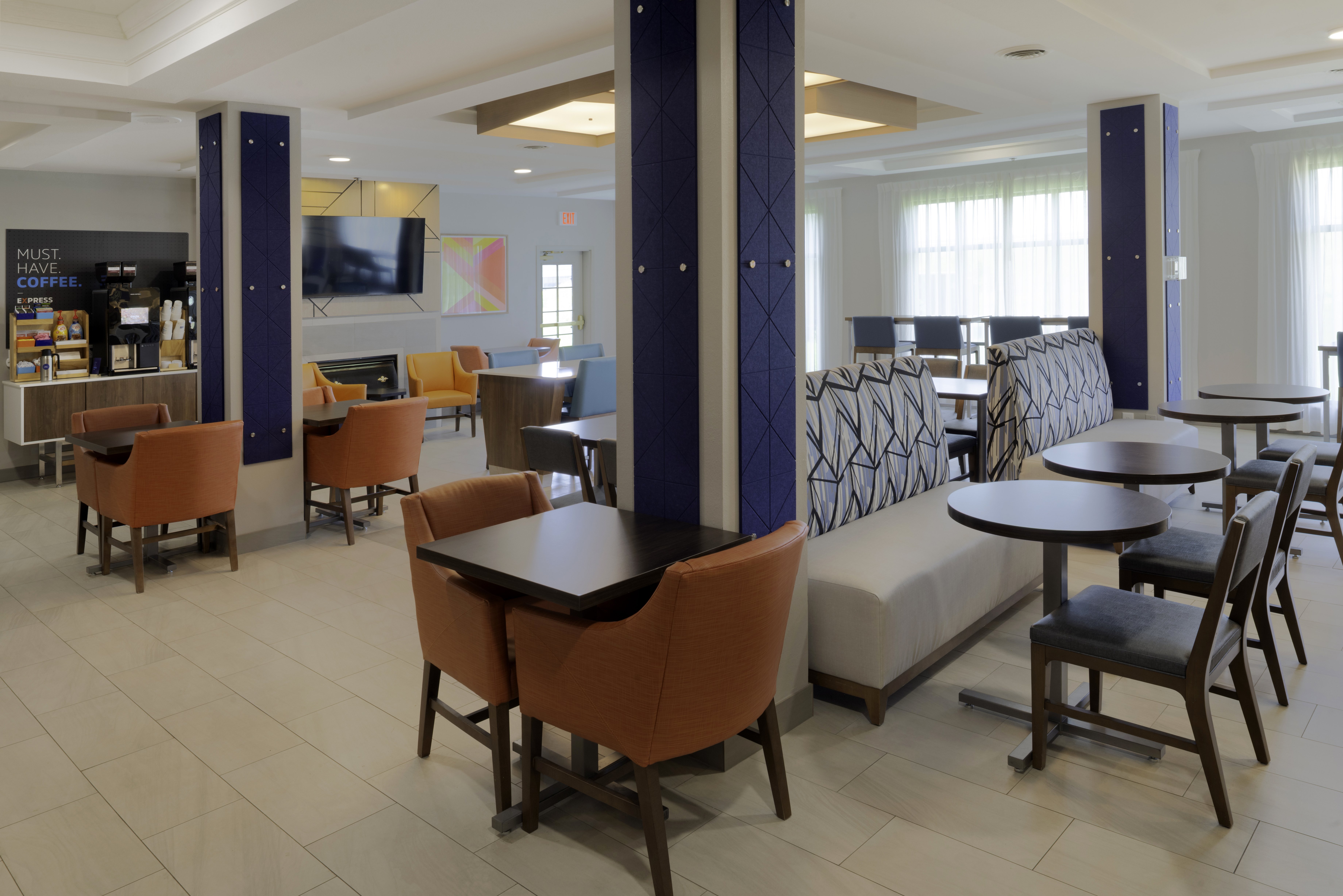 Holiday Inn Express Hotel Suites Fort Atkinson 60/74