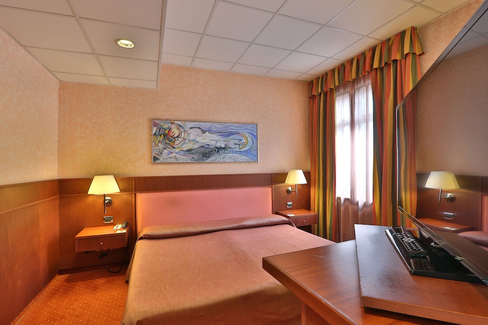 Palace Moderno 24/70