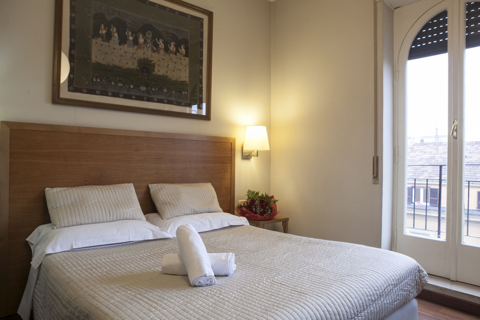 ROOM, DOUBLE BED
