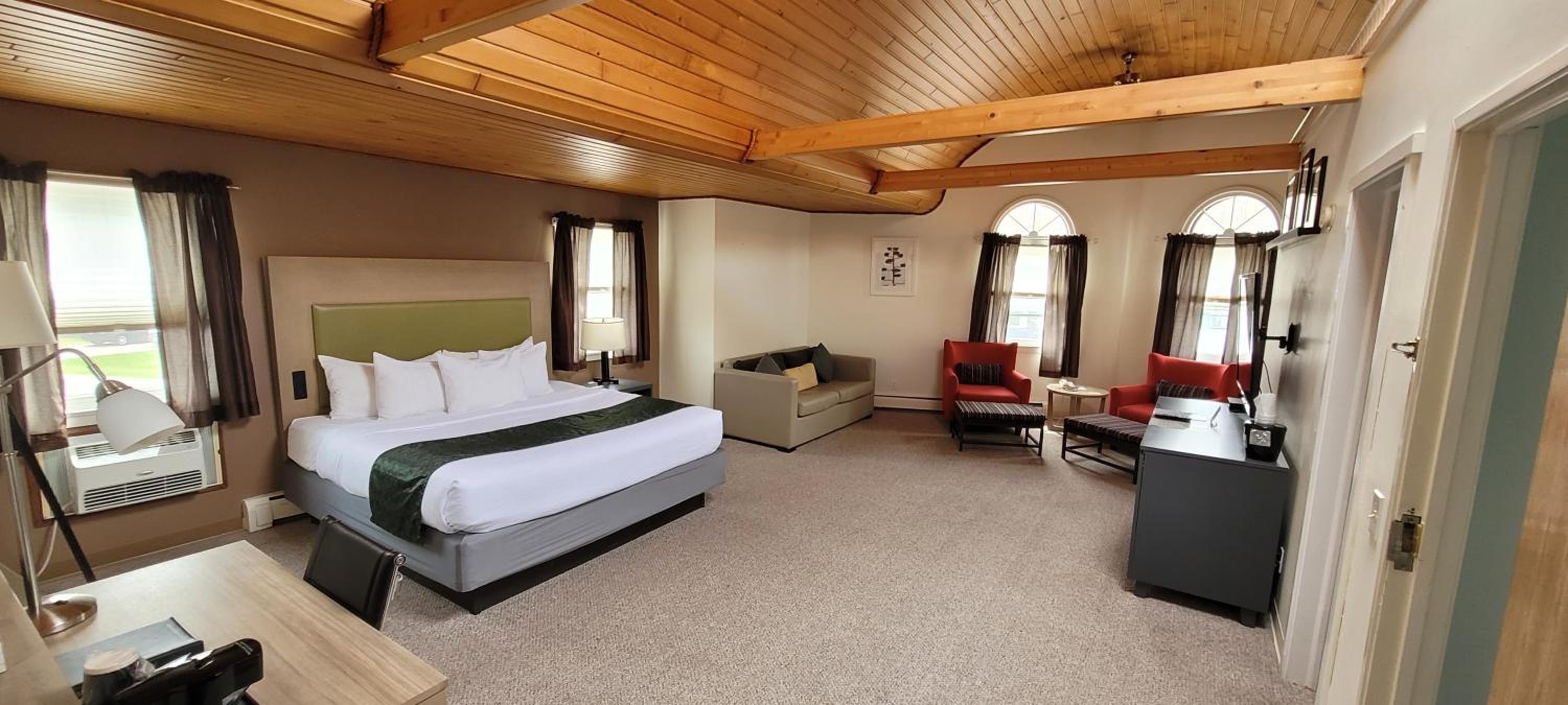 جناح بجاكوزي، Pictured Rocks Inn & Suites 2/7