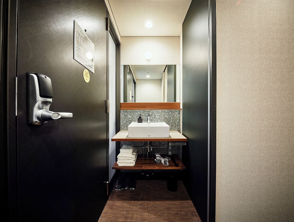 & Hotel Hakata 50/50