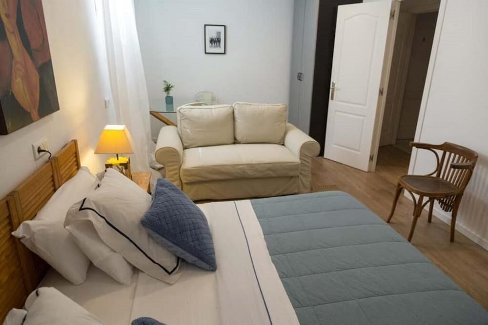 At Home In Malaga Bed And Breakfast 29/55