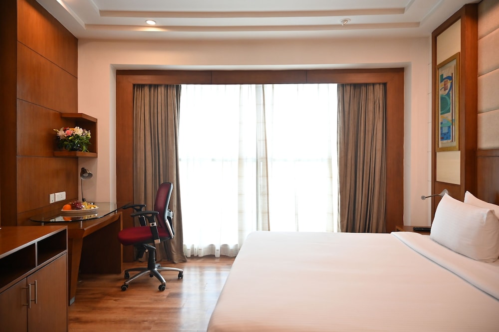 Savoy Suites Greater Noida 11/61