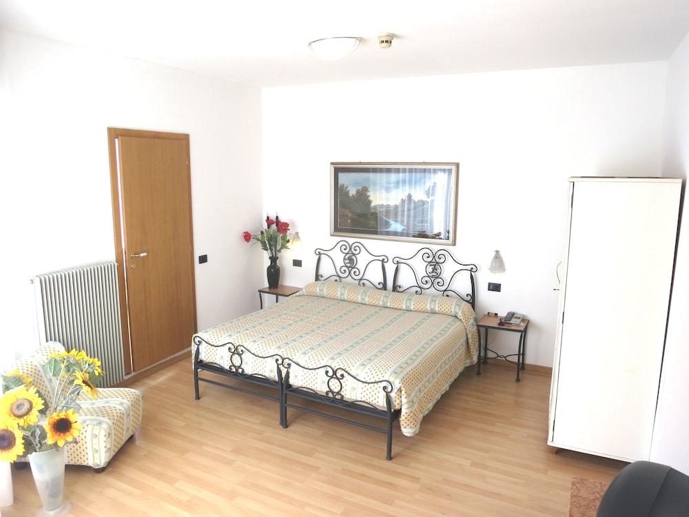 Eco Hotel Zanella 10/29