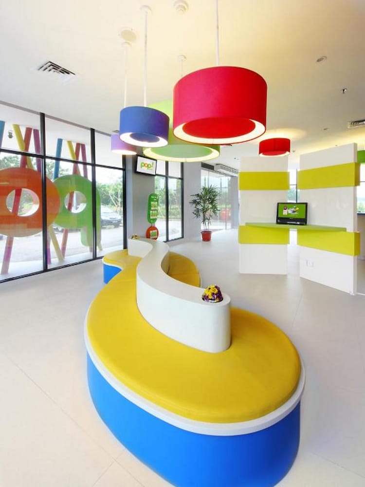 Pop Hotel Bsd City Tangerang 35/39