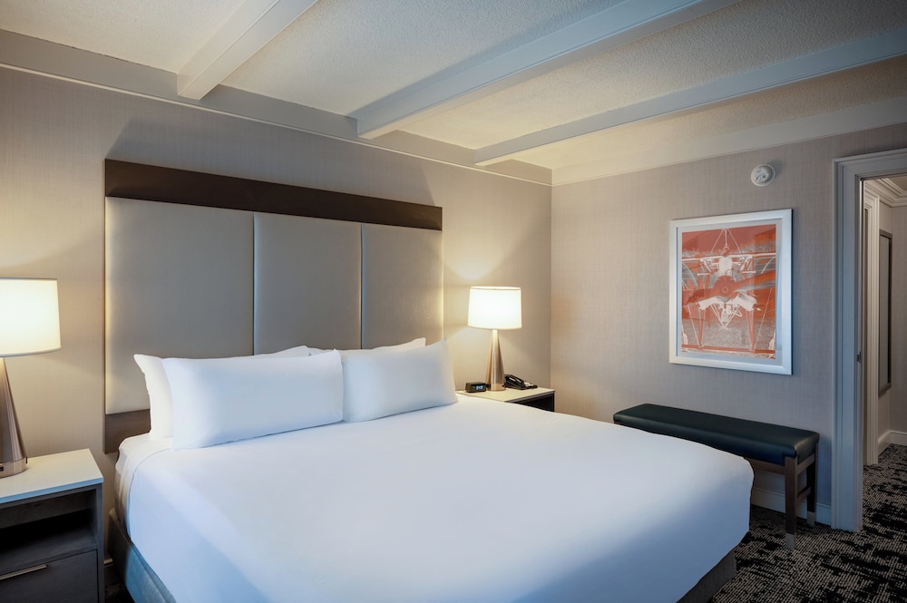 Crowne Plaza Albany The Desmond Hotel (ex The Desmond Hotel Albany) 24/74
