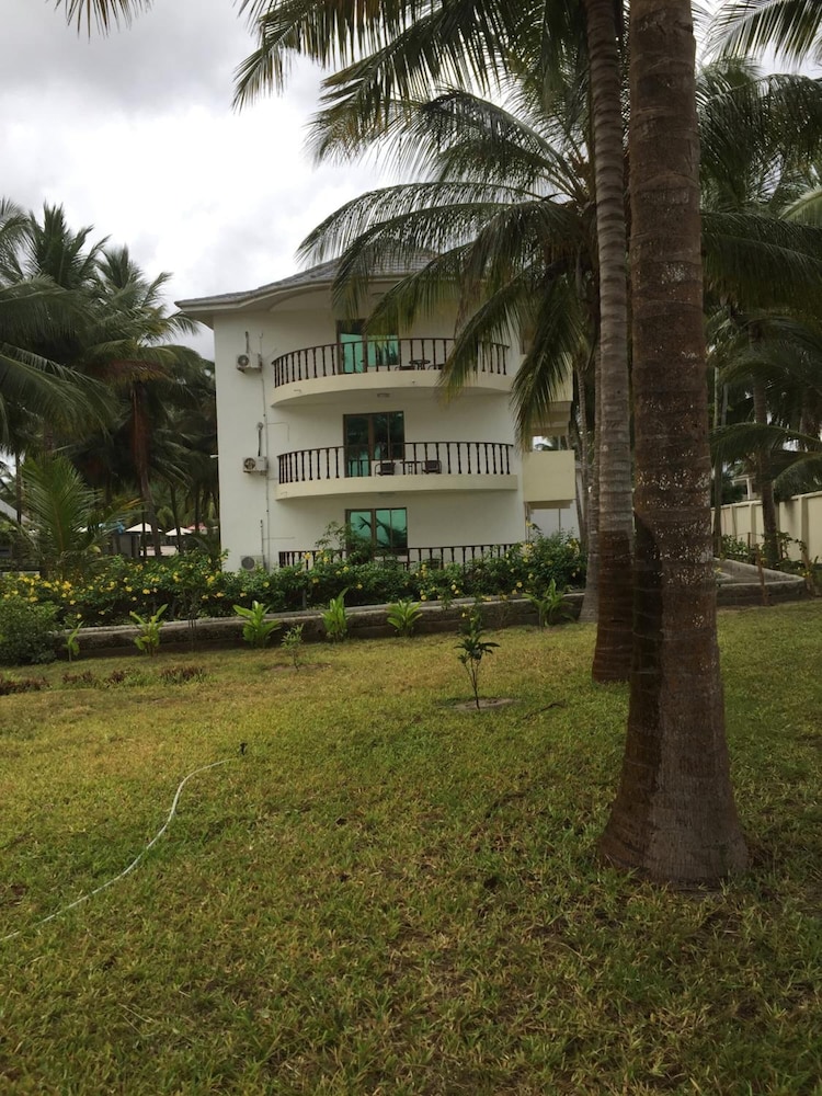 Oceanic Bay Hotel and Resort 36/43