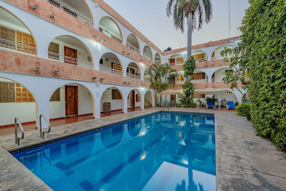 Hotel Maya Yucatan by Cartas a Frida 3/50