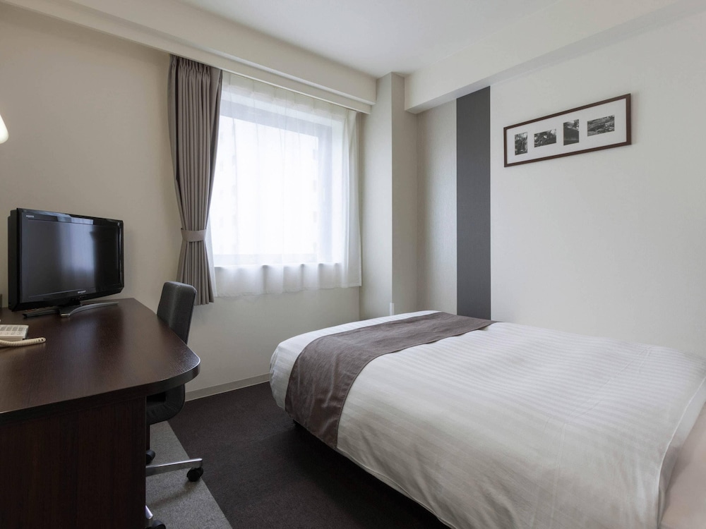 ROOM, DOUBLE BED