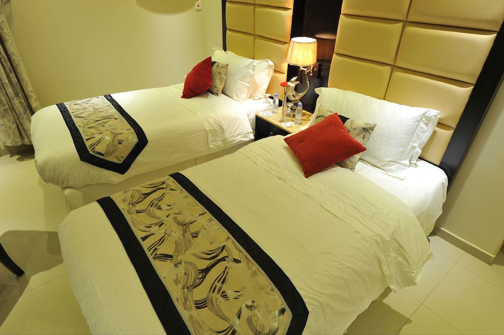 أجنحة الجنادرية 7(Al Janaderia Suites 7) 5/23