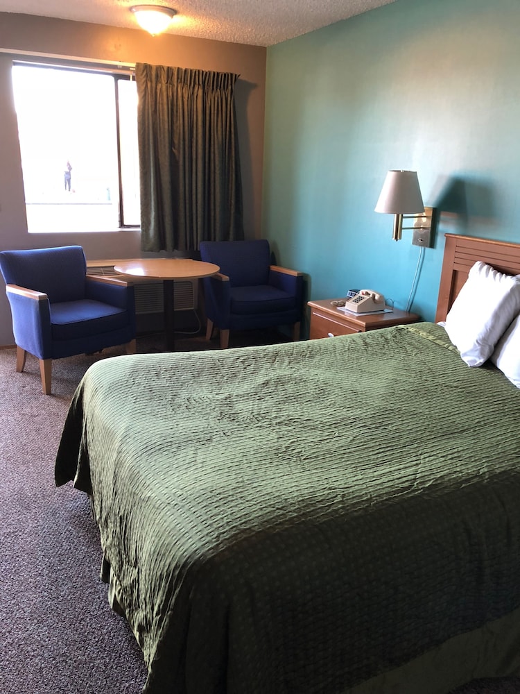 Sumner Motor Inn 25/55