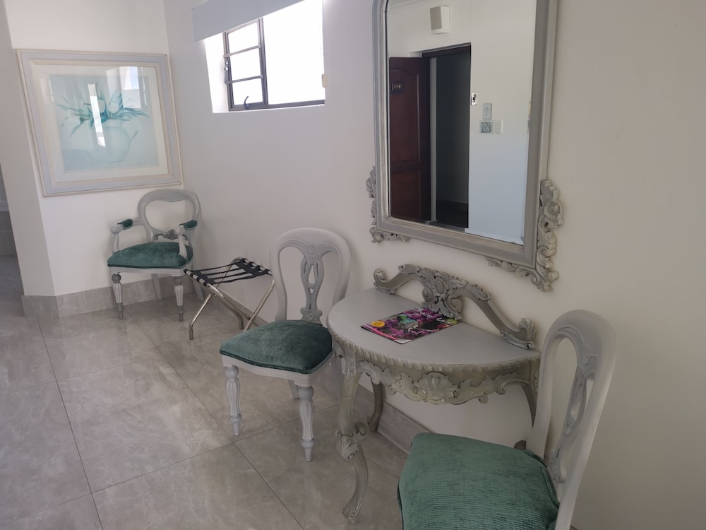 Misty Waves Boutique Hotel 53/79