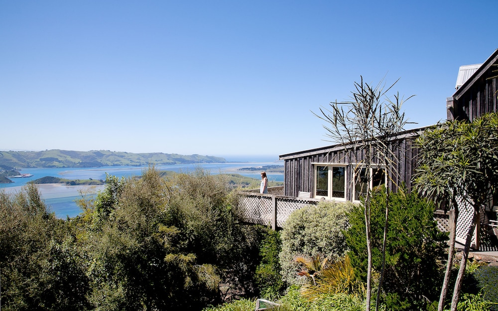Larnach Lodge 2/38