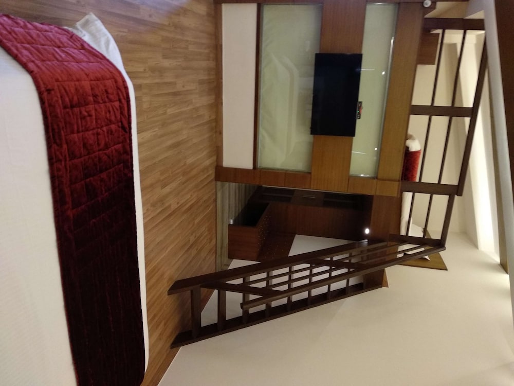 Rs Sarovar Portico 50/59