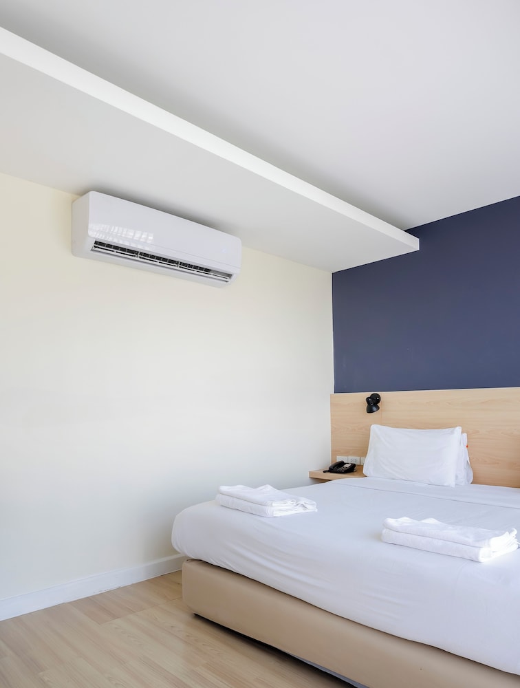 Solo Express Sukhumvit 81 13/57