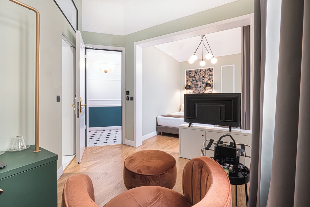 Belle Epoque Suites Athens 43/50